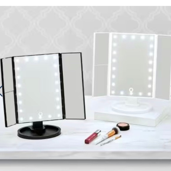 Ideaworks tri fold light up make up mirror - Picture 2 of 8